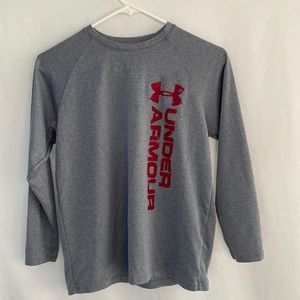 💜3/$15 Under Armour Boys shirt